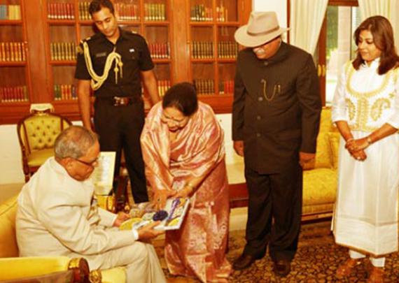 Blue Pottery - DNA, 14, August 2015