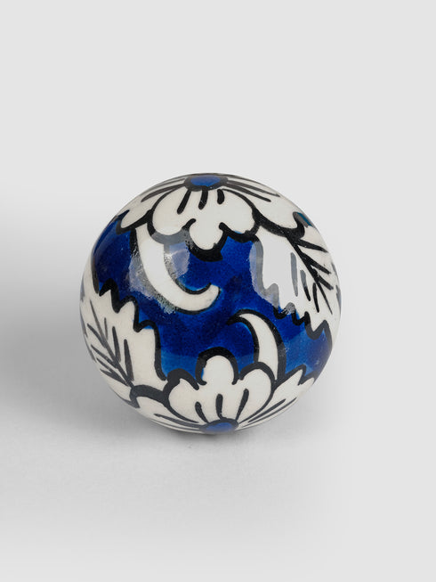 White flower and leaf design with Blue color base wine bottle stoppers (Set of Two).