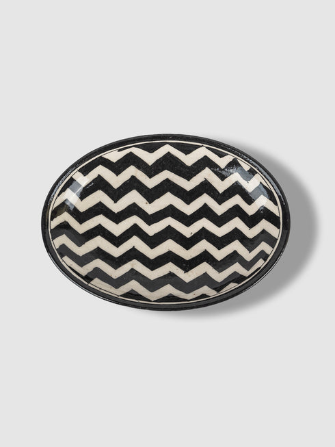 Black and White Zig Zag Design Oval Plate