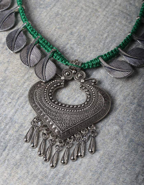 Leafy Pattern White Metal Necklace with Green Thread Closure