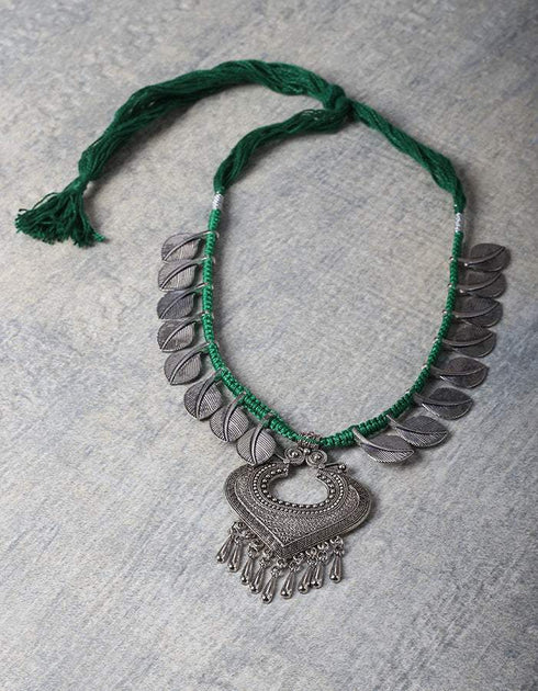 Leafy Pattern White Metal Necklace with Green Thread Closure