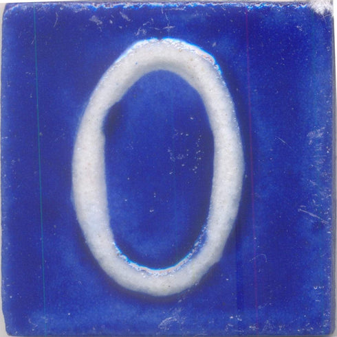 White O alphabet blue tile (2x2)