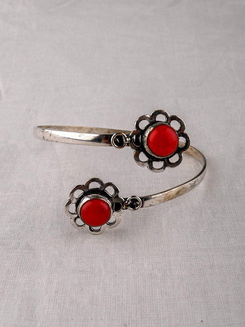 Metal Bracelet With Beads