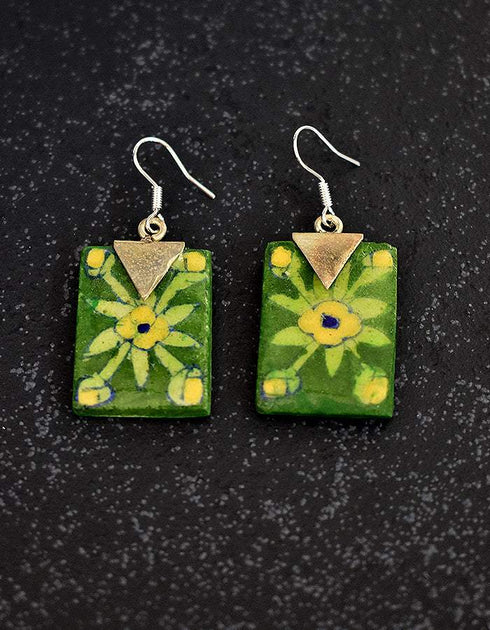 Flat Pendant Earrings (Green)