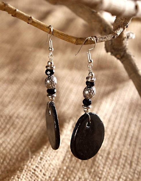 Oval Pendant Earring (Black)