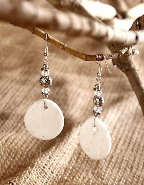 Oval Pendant earrings (White)