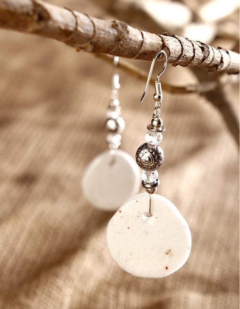 Oval Pendant earrings (White)