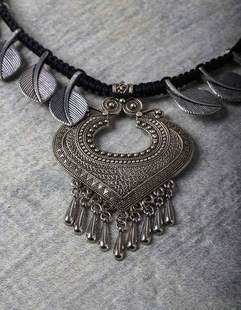 Leafy Pattern White Metal Necklace with Black Thread Closure